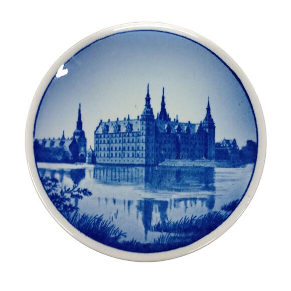 Royal Copenhagen Collector Mini Plates Delft Blue Wall Decor Denmark 3" set of 2 - Picture 4 of 4